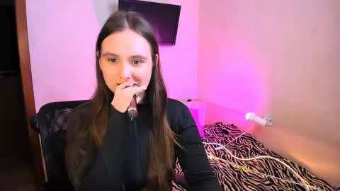 Chelsy  Luxe  online show from July 19, 10:19 am