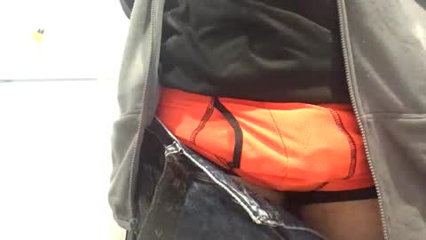 Snapshot of chenovich chatting on October 27, 7:40 pm chenovich online show from October 27, 7:40 pm