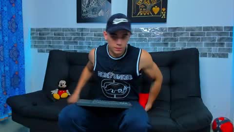 Snapshot of chepe_fit chatting on February 28, 3:59 am chepe vause online show from February 28, 3:59 am