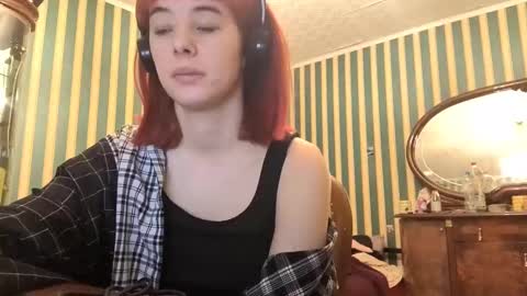 Snapshot of cherisegatchel chatting on February 20, 5:02 pm Emely online show from February 20, 5:02 pm