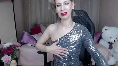 Adriana online show from December 6, 5:20 am