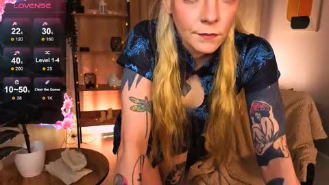 Snapshot of cherrie_sherry chatting on February 26, 10:20 pm Sherry online show from February 26, 10:20 pm