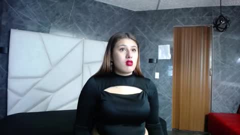 Snapshot of cherry07_ chatting on February 8, 11:35 am Cherry online show from February 8, 11:35 am