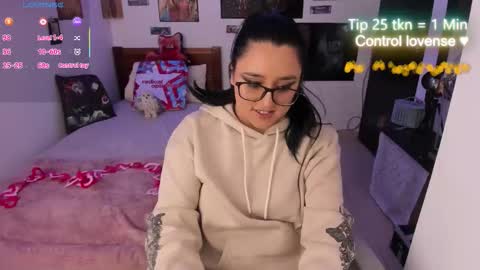 Snapshot of cherry_blushh chatting on February 2, 11:14 pm cherry_blushh online show from February 2, 11:14 pm