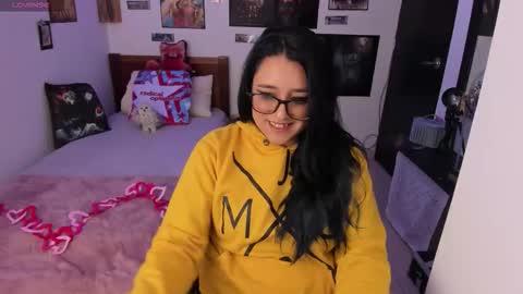 Snapshot of cherry_blushh chatting on February 3, 9:42 pm cherry_blushh online show from February 3, 9:42 pm