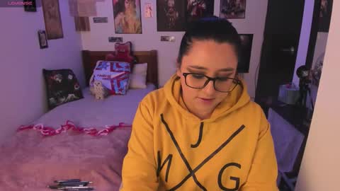 Snapshot of cherry_blushh chatting on February 9, 5:17 pm cherry_blushh online show from February 9, 5:17 pm