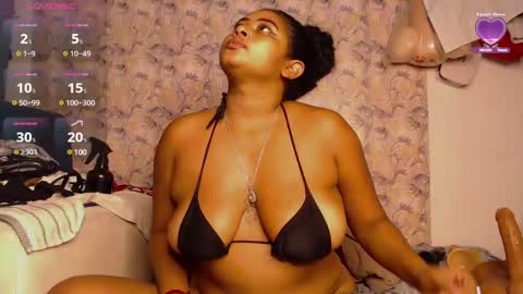 Snapshot of cherry_guerrera chatting on December 29, 2:06 am Ask me online show from December 29, 2:06 am