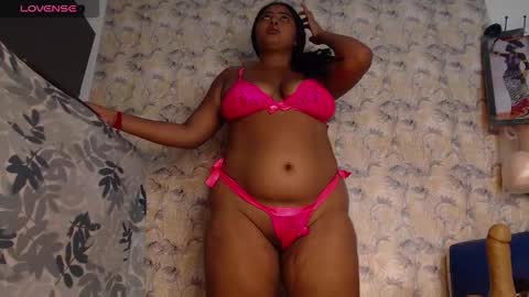 Snapshot of cherry_guerrera chatting on November 22, 11:15 pm Ask me online show from November 22, 11:15 pm