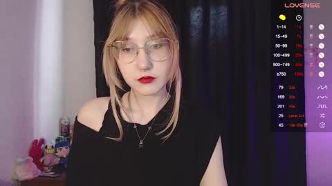 Snapshot of cherry_hazzze chatting on February 2, 5:39 am Cheryl online show from February 2, 5:39 am