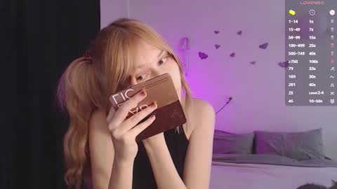 Snapshot of cherry_hazzze chatting on February 19, 11:39 am Cheryl online show from February 19, 11:39 am