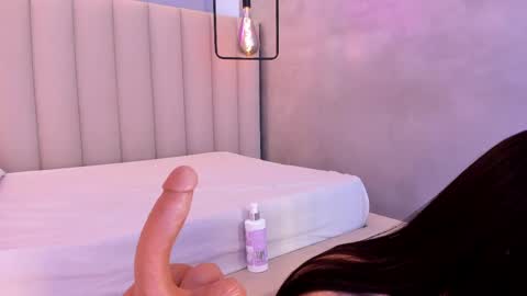 Snapshot of cherry_monroe_ chatting on April 1, 1:52 pm C H E R R Y online show from April 1, 1:52 pm