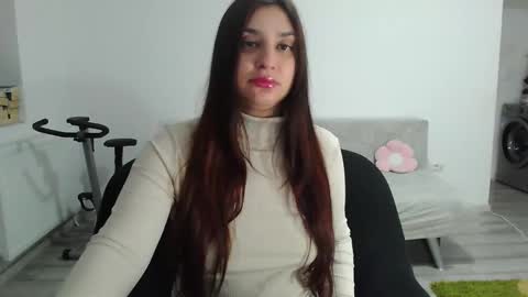 Snapshot of cherry_pie95 chatting on February 10, 3:10 am Sherry online show from February 10, 3:10 am