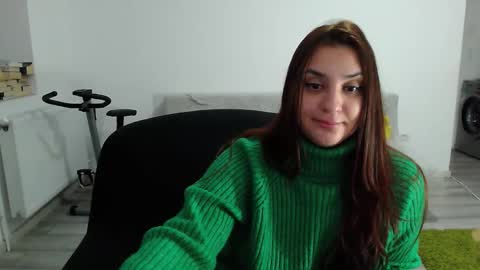Snapshot of cherry_pie95 chatting on February 18, 3:02 am Sherry online show from February 18, 3:02 am
