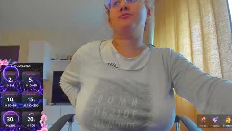 mayra online show from October 7, 10:45 am