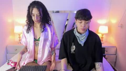 Snapshot of cherry_x_hot chatting on June 27, 4:39 am Chica cereza online show from June 27, 4:39 am