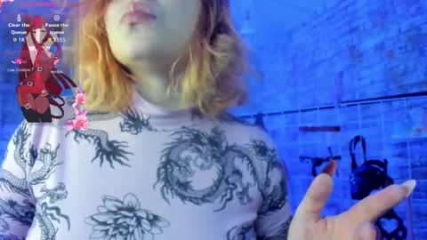 Snapshot of cherry_xoxx chatting on September 16, 11:22 am online show from September 16, 11:22 am
