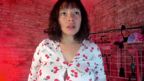 Snapshot of cherry_xoxx chatting on September 29, 11:37 am online show from September 29, 11:37 am