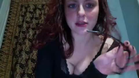 Snapshot of cherryblushxo chatting on December 31, 12:00 am cherryblushxo online show from December 31, 12:00 am