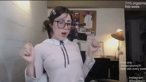 Snapshot of cherrybunny21 chatting on February 28, 11:28 pm Sarah Prez online show from February 28, 11:28 pm