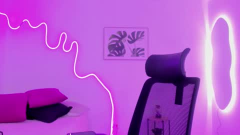 C H E R R Y online show from October 7, 11:40 am