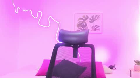 C H E R R Y online show from November 1, 12:18 pm