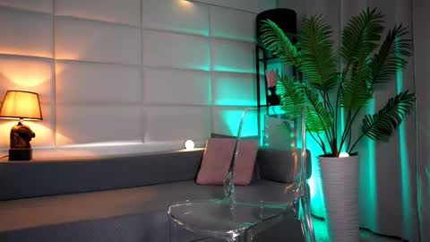 Julia online show from November 10, 2:21 am