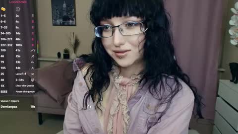 Isabel online show from May 8, 7:19 pm