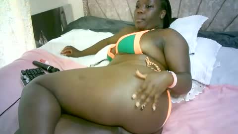 Snapshot of cherrylbaby chatting on January 27, 9:02 am cherryl online show from January 27, 9:02 am