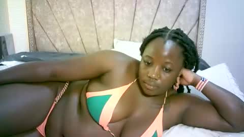Snapshot of cherrylbaby chatting on February 19, 7:17 am cherryl online show from February 19, 7:17 am