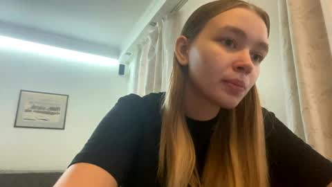 Lei online show from April 7, 3:23 pm