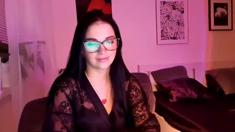 Snapshot of cherryluxe_ chatting on July 1, 9:14 pm Kira online show from July 1, 9:14 pm