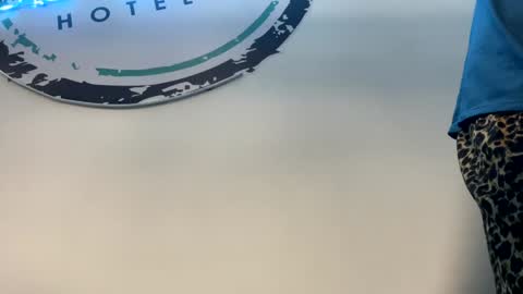  ---   online show from January 6, 11:52 pm