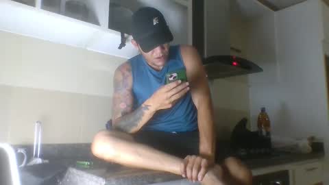 Snapshot of cherryvibes69 chatting on February 6, 12:59 am --- online show from February 6, 12:59 am