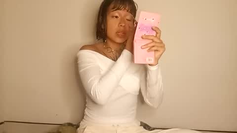 Snapshot of cherrywitchy chatting on January 2, 11:06 pm Cherry online show from January 2, 11:06 pm