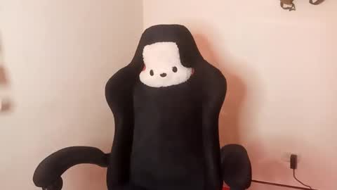 Snapshot of cherrywitchy chatting on February 4, 6:25 am Cherry online show from February 4, 6:25 am