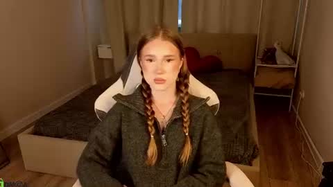 Snapshot of cherryyy_bliss chatting on July 17, 1:23 am Cherryyy Bliss online show from July 17, 1:23 am