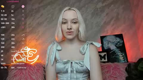 Cheryl online show from March 3, 9:21 pm