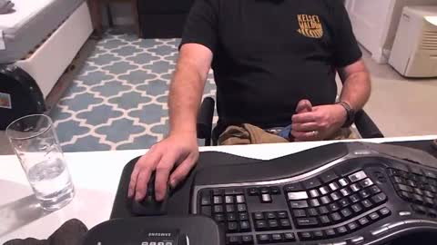 chesbayboy online show from October 12, 4:44 am