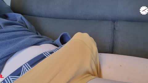 Snapshot of chezmonsieur_g chatting on October 20, 6:08 pm Grey online show from October 20, 6:08 pm