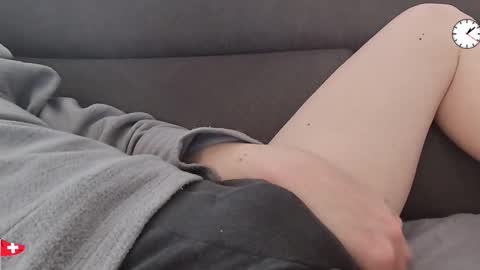 Snapshot of chezmonsieur_g chatting on November 27, 12:07 pm Grey online show from November 27, 12:07 pm