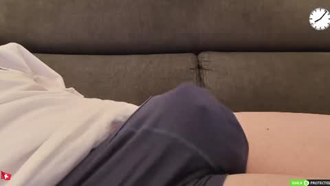 Snapshot of chezmonsieur_g chatting on June 23, 6:06 pm Grey online show from June 23, 6:06 pm