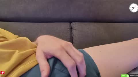 Snapshot of chezmonsieur_g chatting on July 13, 7:38 pm Grey online show from July 13, 7:38 pm
