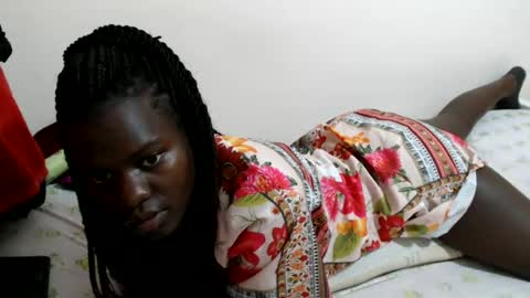 chichie_ online show from June 13, 11:46 pm