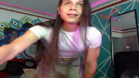 Snapshot of chico_explosivo chatting on May 1, 2:49 am chico_explosivo online show from May 1, 2:49 am