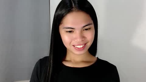 Snapshot of chictemptation_ chatting on February 22, 11:47 pm CRISTINE3. online show from February 22, 11:47 pm