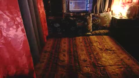 Snapshot of chilihotcumts chatting on January 31, 7:11 pm angel tscum online show from January 31, 7:11 pm