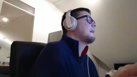 chillzonecam online show from January 12, 8:25 pm