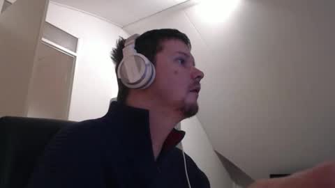 chillzonecam online show from February 16, 6:15 pm