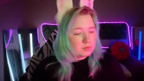 Snapshot of chimberwol chatting on November 11, 2:33 am Chim-Chim online show from November 11, 2:33 am