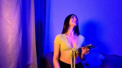 Snapshot of chinicr18 chatting on March 22, 12:36 am chinicr18 online show from March 22, 12:36 am